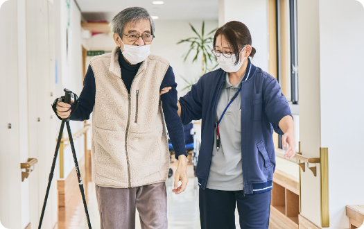 作業療法士による日常動作の支援